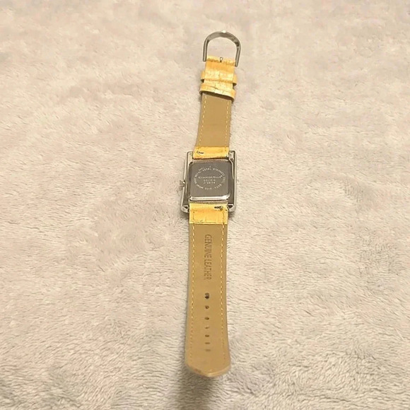 Charter Club women watch yellow - Picture 8 of 8